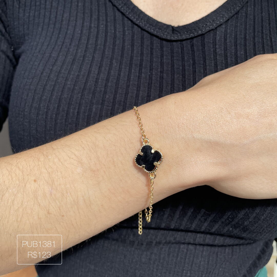 Pulseira c/ 1 Trevo G Preta Lisa Dourada